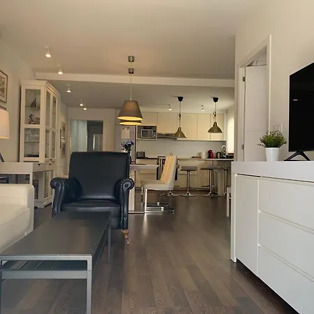 Apartamento Diana - Apartamento En Pleno Centro De *